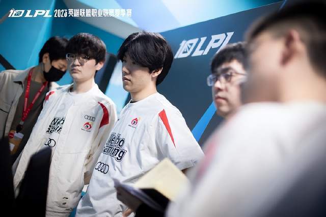 己不后悔做 己不后悔做