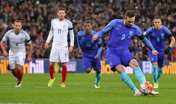 举行年度校 举行年度校